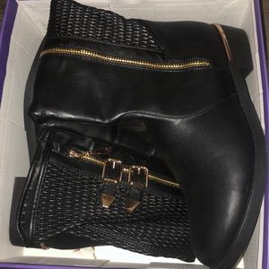 Black boots